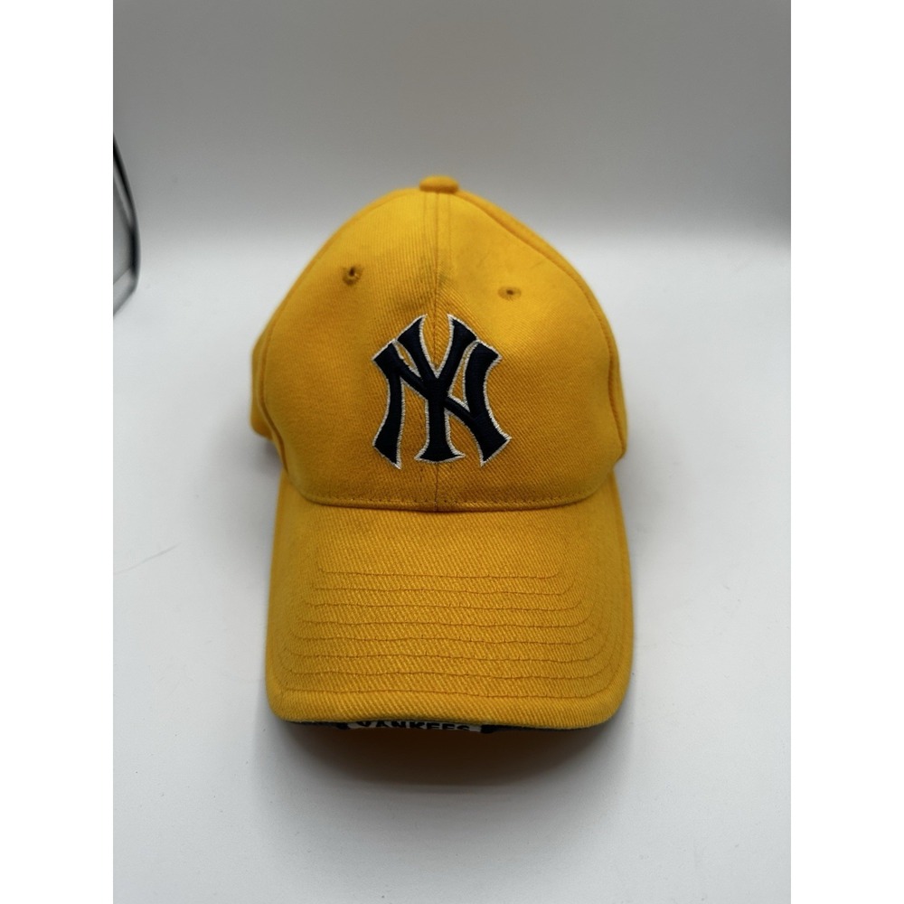 VTG MLB Baseball New York Yankees Embroidered Logo Yellow/ Navy Snapback Hat